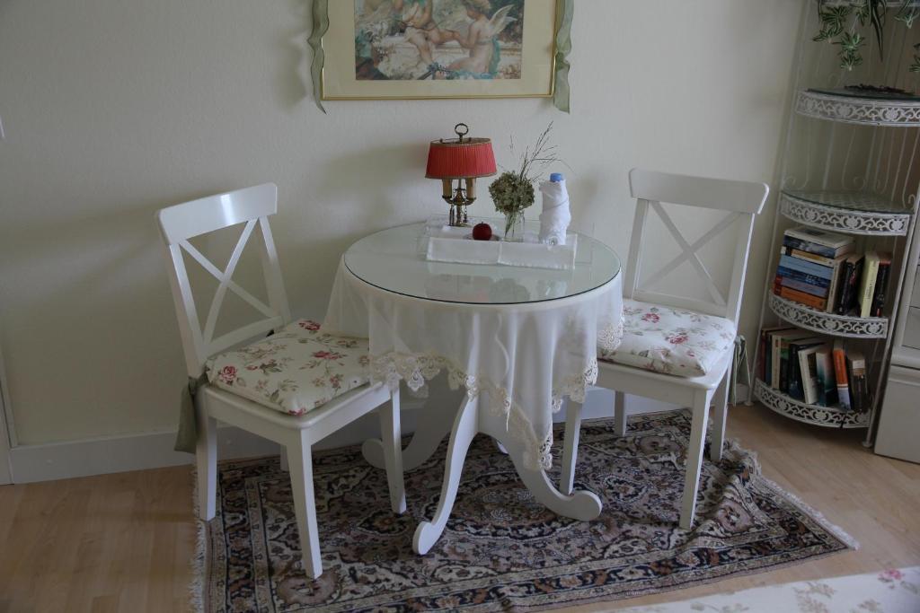 Im Roeseligarten Wolfhausen Room photo